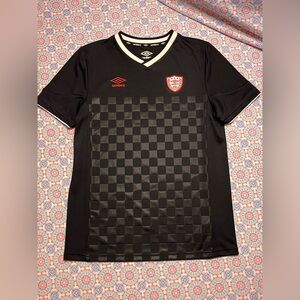 Youth Lg(12/14) Umbro jersey type black shirt